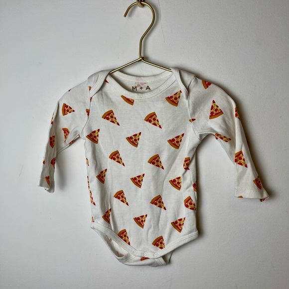 Monica and Andy Pizza Onesie 6-9 months - Picture 2 of 6